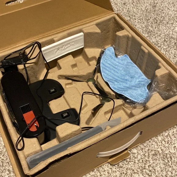 OKP Life robot vacuum - Picture 3 of 3